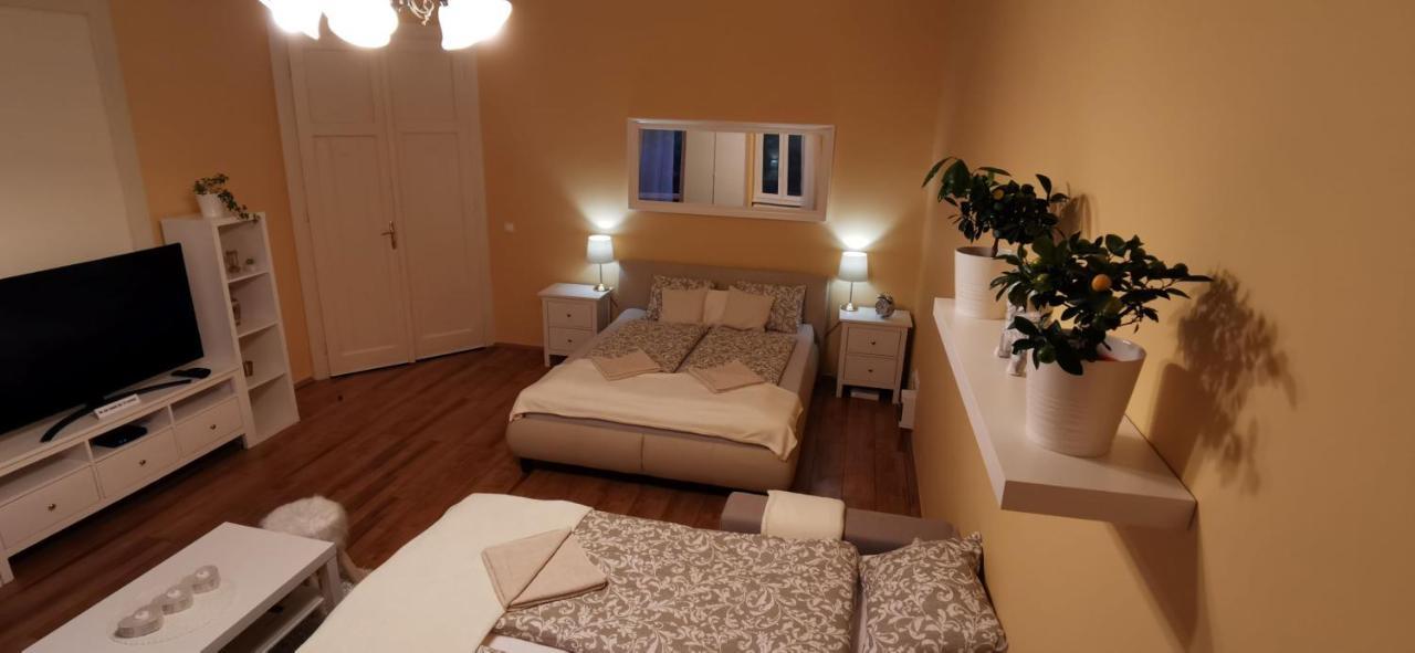 Corvin City Center Kisfaludy Apartman Apartman Budapest Kültér fotó